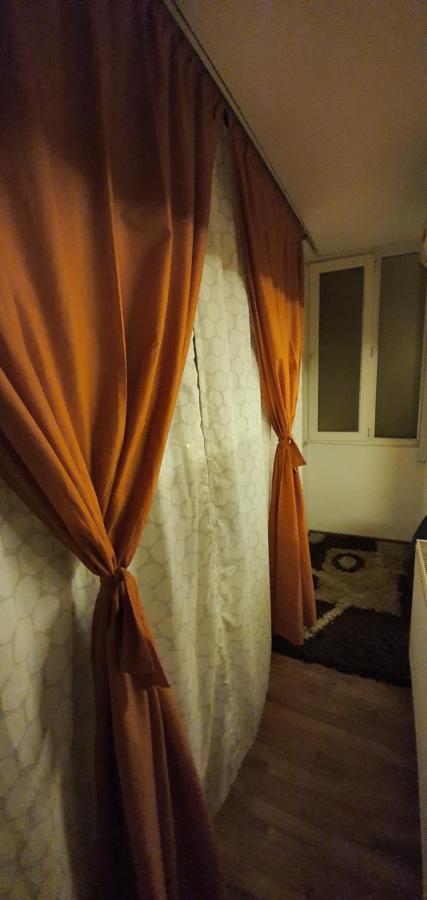 My House - Ultracentral Romana Square Near Old Town 부쿠레슈티 외부 사진