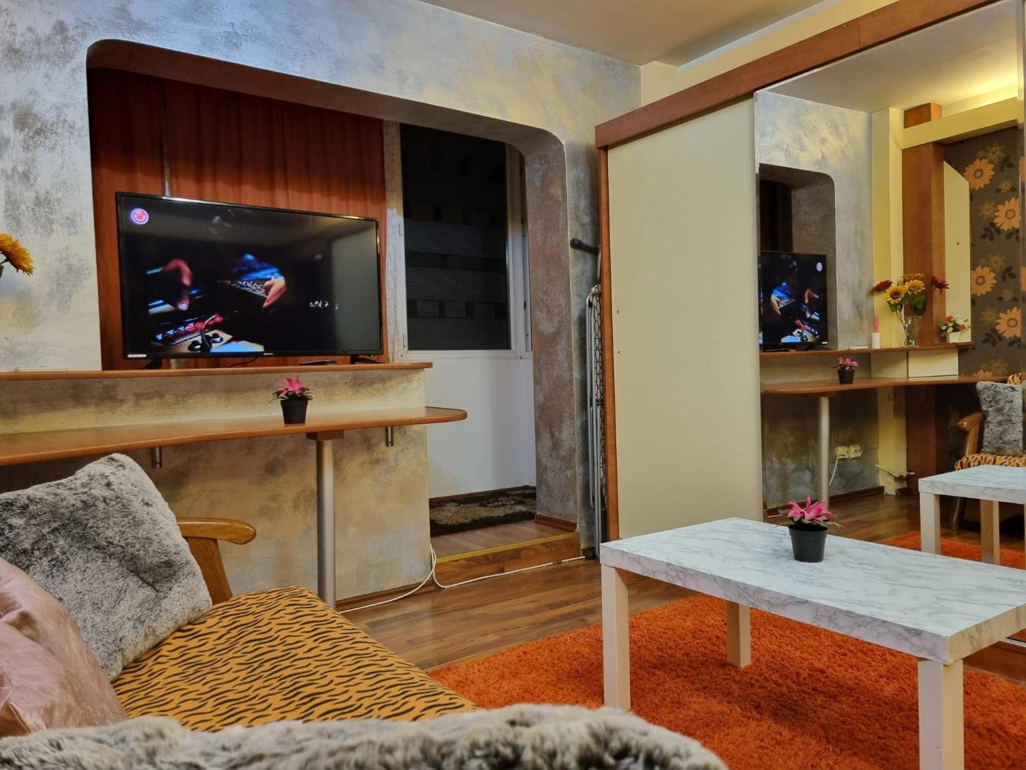 My House - Ultracentral Romana Square Near Old Town 부쿠레슈티 외부 사진