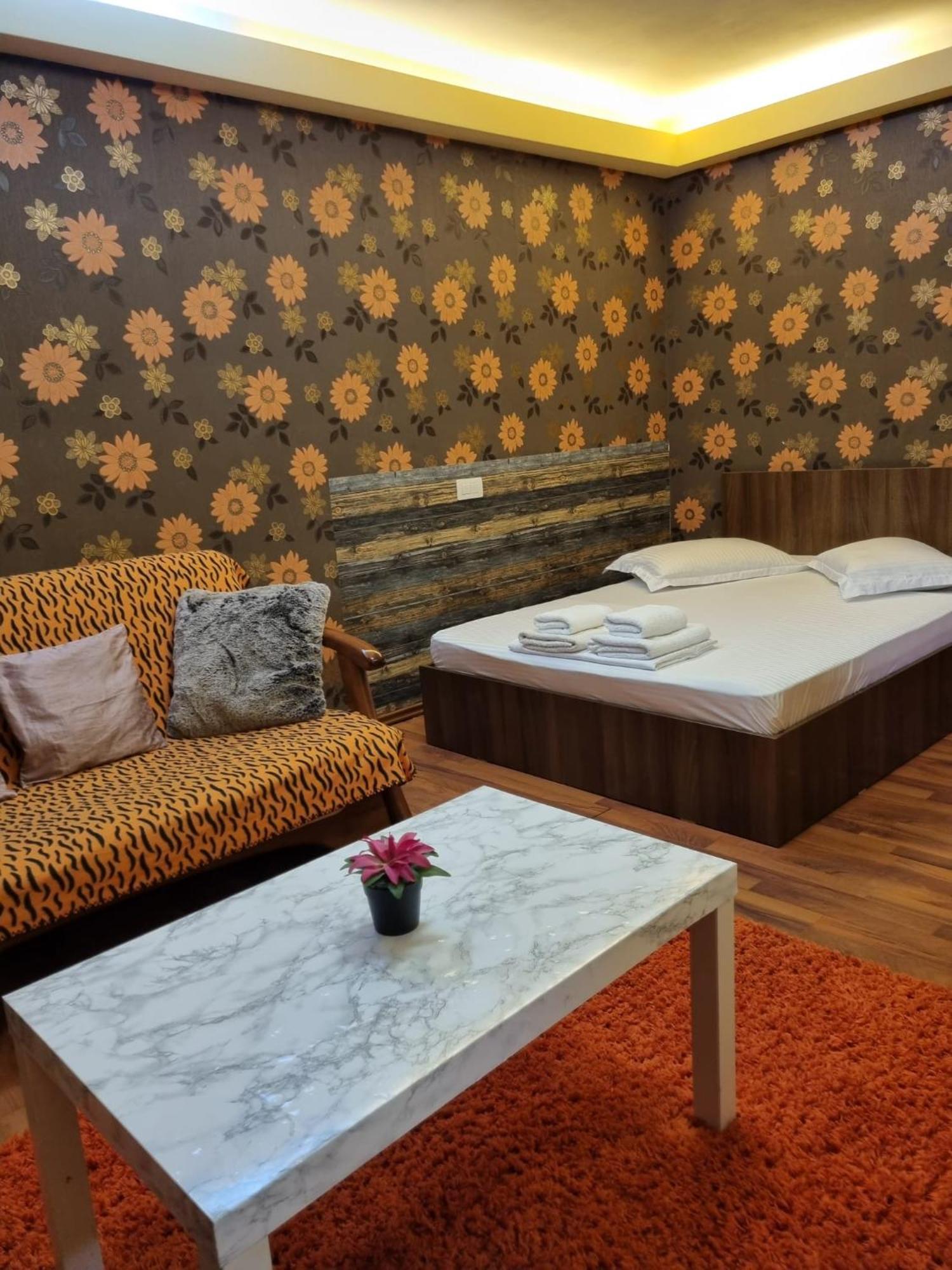My House - Ultracentral Romana Square Near Old Town 부쿠레슈티 외부 사진